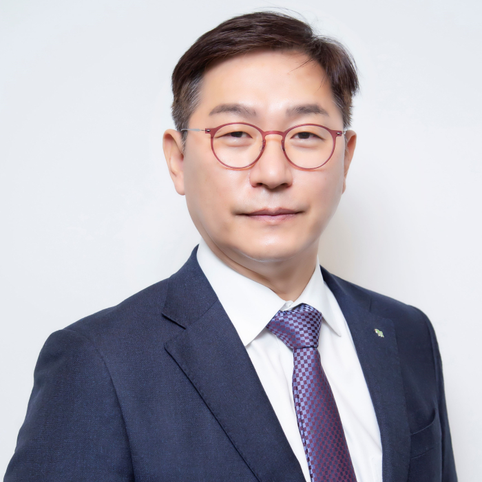 Doosuk Kang